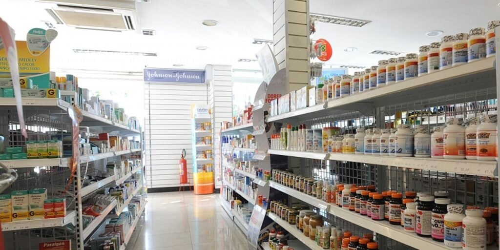 Resolução permite que farmacêuticos prescrevam medicamentos Resolução permite que farmacêuticos prescrevam medicamentos